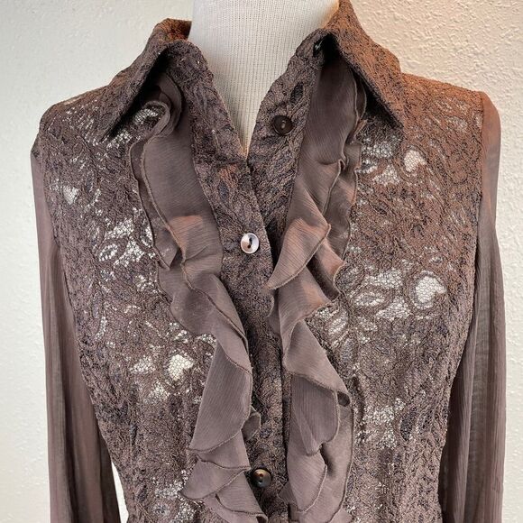 NWT Bandolino Brown Button Down Shirt Size M - Picture 2 of 9